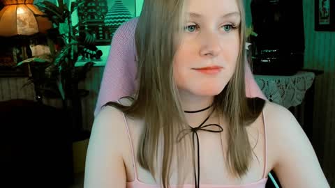 Vivien online show from 01-26-25, 03:14