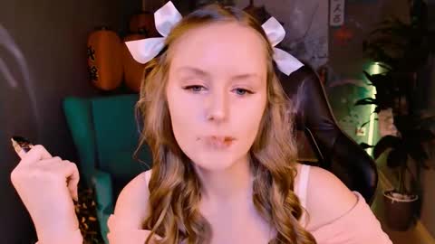 Vivien online show from 09-14-25, 09:08