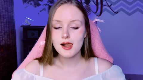 Vivien online show from 10-05-25, 01:31