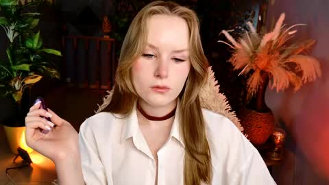 Snapshot of vivienleeigh chatting on 05-18-26, 05:13 Vivien online show from 05-18-26, 05:13