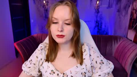 Snapshot of vivienleeigh chatting on 05-30-26, 05:37 Vivien online show from 05-30-26, 05:37