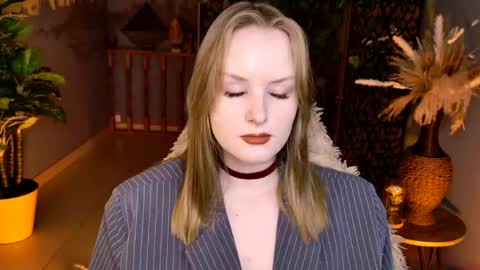 Snapshot of vivienleeigh chatting on 06-05-26, 05:14 Vivien online show from 06-05-26, 05:14