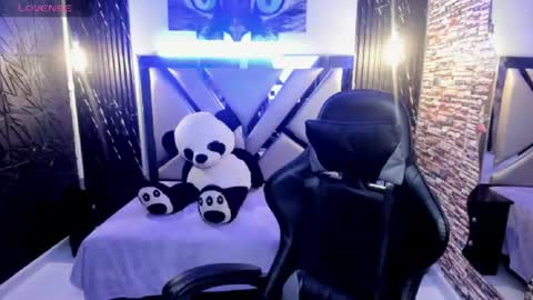 vivienne hadid online show from 07-06-26, 10:34