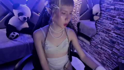 vivienne hadid online show from 07-17-26, 10:14