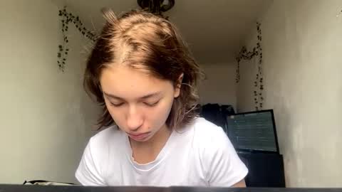 Vivi online show from 11-12-25, 07:20