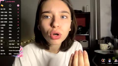 Vivi online show from 12-14-25, 03:12