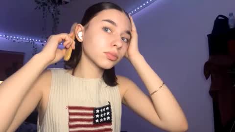 Vivi online show from 12-21-25, 09:05