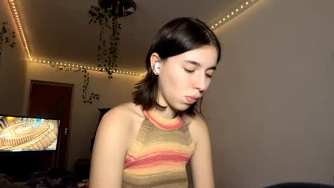 Vivi online show from 12-22-25, 02:14