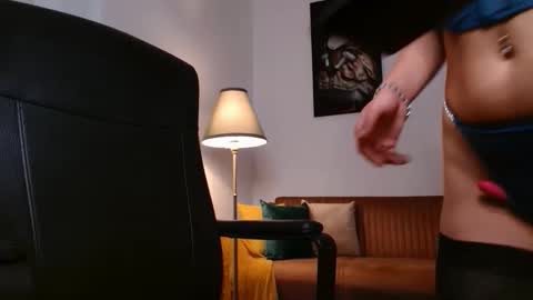 Vivienne online show from 04-02-26, 04:04