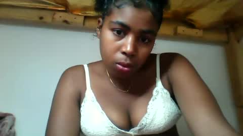 Vivienneh online show from 07-21-26, 04:31