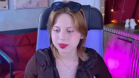 Vivienne  online show from 06-18-26, 12:42