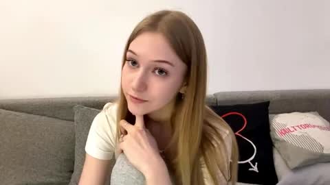 Kristy online show from 04-19-26, 03:22