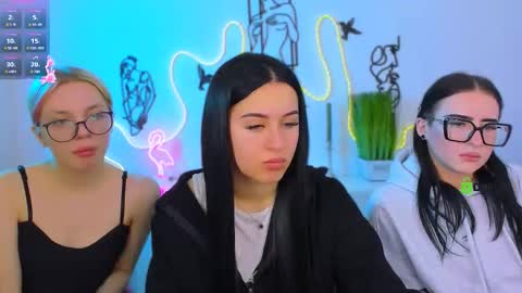 vivy_star online show from 03-18-26, 08:01