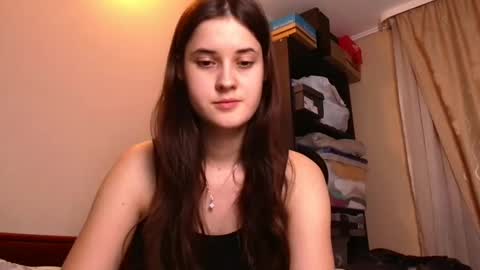 Snapshot of vixen_lily chatting on 12-12-24, 03:16 Vixen Lily online show from 12-12-24, 03:16