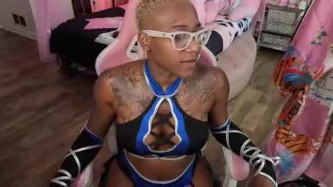 Vixen Capri online show from 06-27-26, 06:35