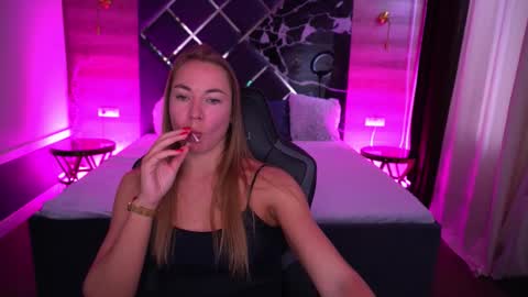 Ur Lady online show from 10-13-25, 01:00