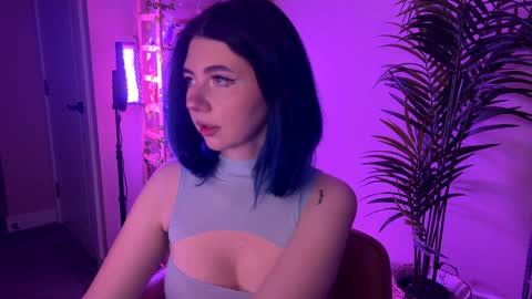 Polly  Online mostly at 9pm-2am UK Time online show from 02-10-26, 06:23