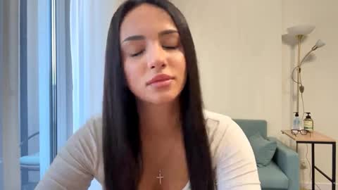 Miss Mia online show from 04-10-26, 11:26