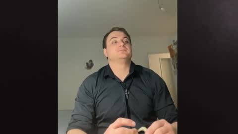 Snapshot of vlamen007 chatting on 02-06-26, 06:44 vlamen007 online show from 02-06-26, 06:44