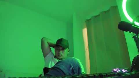 Snapshot of volt_boy57 chatting on 11-04-25, 05:50 volt_boy57 online show from 11-04-25, 05:50