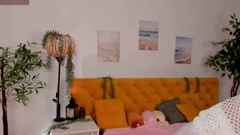 Snapshot of vonen_ray chatting on 05-16-26, 09:39 Vonen online show from 05-16-26, 09:39