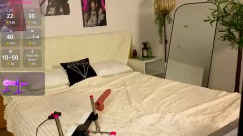 Snapshot of vonen_ray chatting on 07-28-26, 11:17 Vonen online show from 07-28-26, 11:17