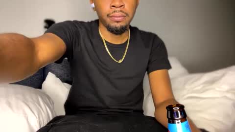 Snapshot of voodoodxck chatting on 01-25-25, 03:40 voodoodxck online show from 01-25-25, 03:40