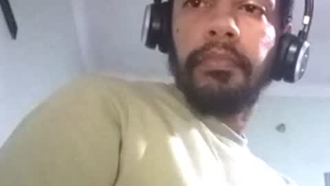 Snapshot of vredesbyrd5 chatting on 10-18-25, 02:36 VRED online show from 10-18-25, 02:36