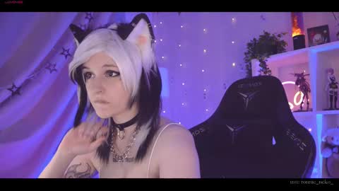 Snapshot of vronnier chatting on 02-27-25, 04:53 vronnier online show from 02-27-25, 04:53