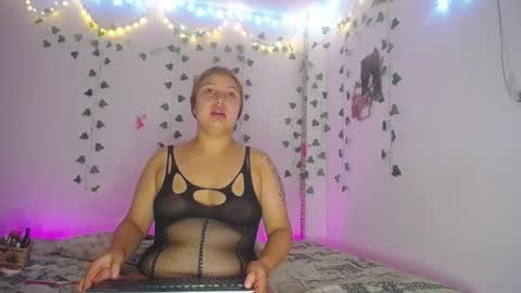 Snapshot of vsleyandlunaper chatting on 06-16-26, 02:03 vsleyandlunaper online show from 06-16-26, 02:03