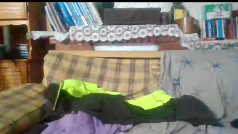 Snapshot of vuda77 chatting on 01-24-25, 06:25 oscar online show from 01-24-25, 06:25