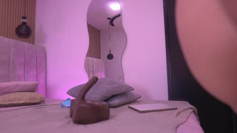 Snapshot of vvioleta_ chatting on 07-08-26, 03:11 Violeta online show from 07-08-26, 03:11