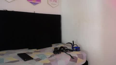 Snapshot of vwildcatper chatting on 09-17-25, 02:35 wild cat  online show from 09-17-25, 02:35