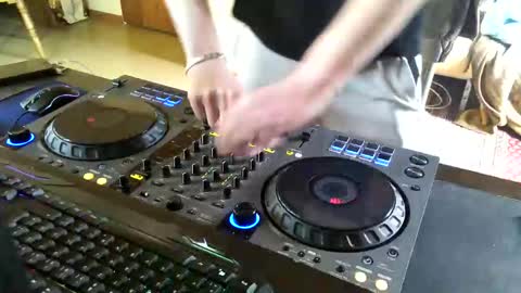 Snapshot of vybzkartel1987 chatting on 04-04-26, 01:52 VybzKartel online show from 04-04-26, 01:52