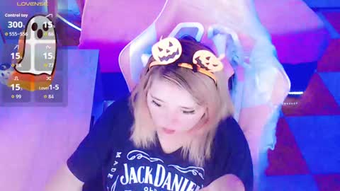 Snapshot of waifumochi_chan chatting on 10-09-25, 03:59 online show from 10-09-25, 03:59