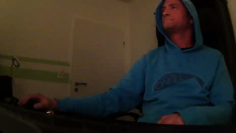 Snapshot of wailersgun chatting on 01-24-25, 07:49 wailersgun online show from 01-24-25, 07:49