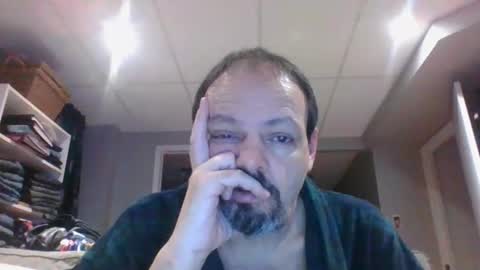 Snapshot of walker033 chatting on 02-10-25, 06:09 walker033 online show from 02-10-25, 06:09