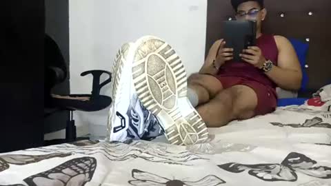 Snapshot of waltherfeet_ chatting on 06-14-26, 05:26 WaltherFeet online show from 06-14-26, 05:26