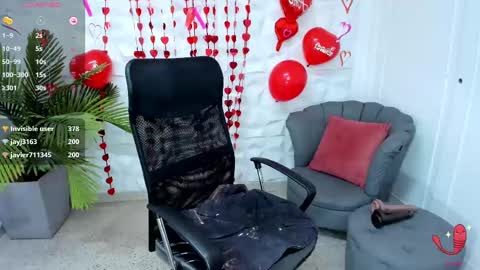 Snapshot of wandaxs69 chatting on 02-14-25, 06:29 wanda online show from 02-14-25, 06:29