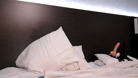 wanderlustgaal online show from 02-16-26, 01:35