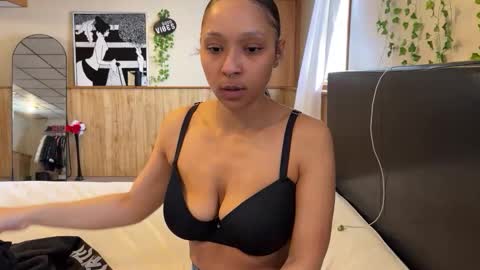Snapshot of wanderlustgaal chatting on 03-31-26, 05:02 wanderlustgaal online show from 03-31-26, 05:02
