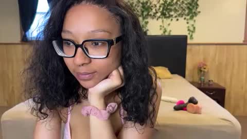 Snapshot of wanderlustgaal chatting on 05-18-26, 01:39 wanderlustgaal online show from 05-18-26, 01:39