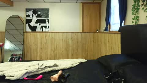 Snapshot of wanderlustgaal chatting on 07-10-26, 01:03 wanderlustgaal online show from 07-10-26, 01:03
