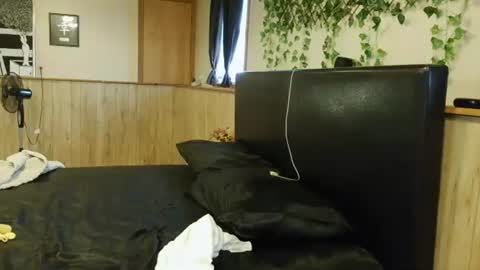 Snapshot of wanderlustgaal chatting on 08-06-26, 12:40 wanderlustgaal online show from 08-06-26, 12:40