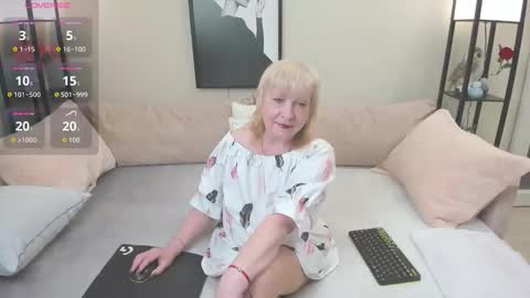 Snapshot of wanessaraso chatting on 10-10-25, 02:27 wanessaraso online show from 10-10-25, 02:27