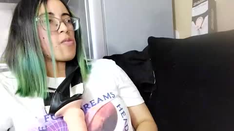 Snapshot of waningrosee chatting on 11-08-25, 09:24 Waningrose Lu online show from 11-08-25, 09:24