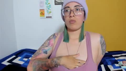 Waningrose  Lu online show from 11-24-25, 11:04