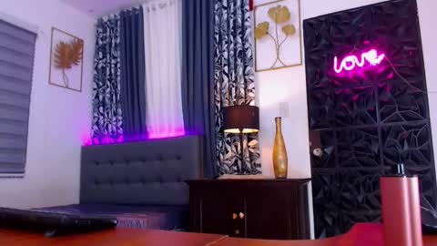 Snapshot of wantedsugar_ chatting on 02-09-25, 03:23 Galems online show from 02-09-25, 03:23