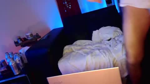 wantmymantofukme online show from 11-18-25, 12:20