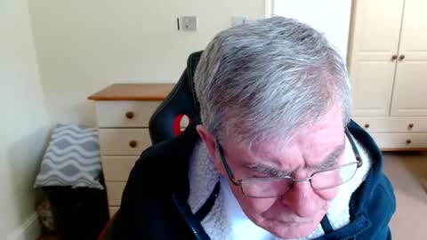 Snapshot of wanttobefree90 chatting on 06-07-26, 05:06 wanttobefree90 online show from 06-07-26, 05:06